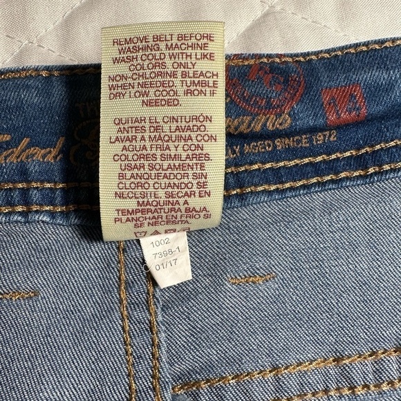 Faded Glory Light Wash Blue Denim Capri Jean Cuffed Hem Zipper Button Pockets 14 - Picture 7 of 9